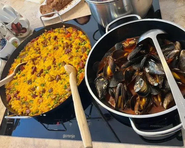 PaellaUndMuschelnImTopf-